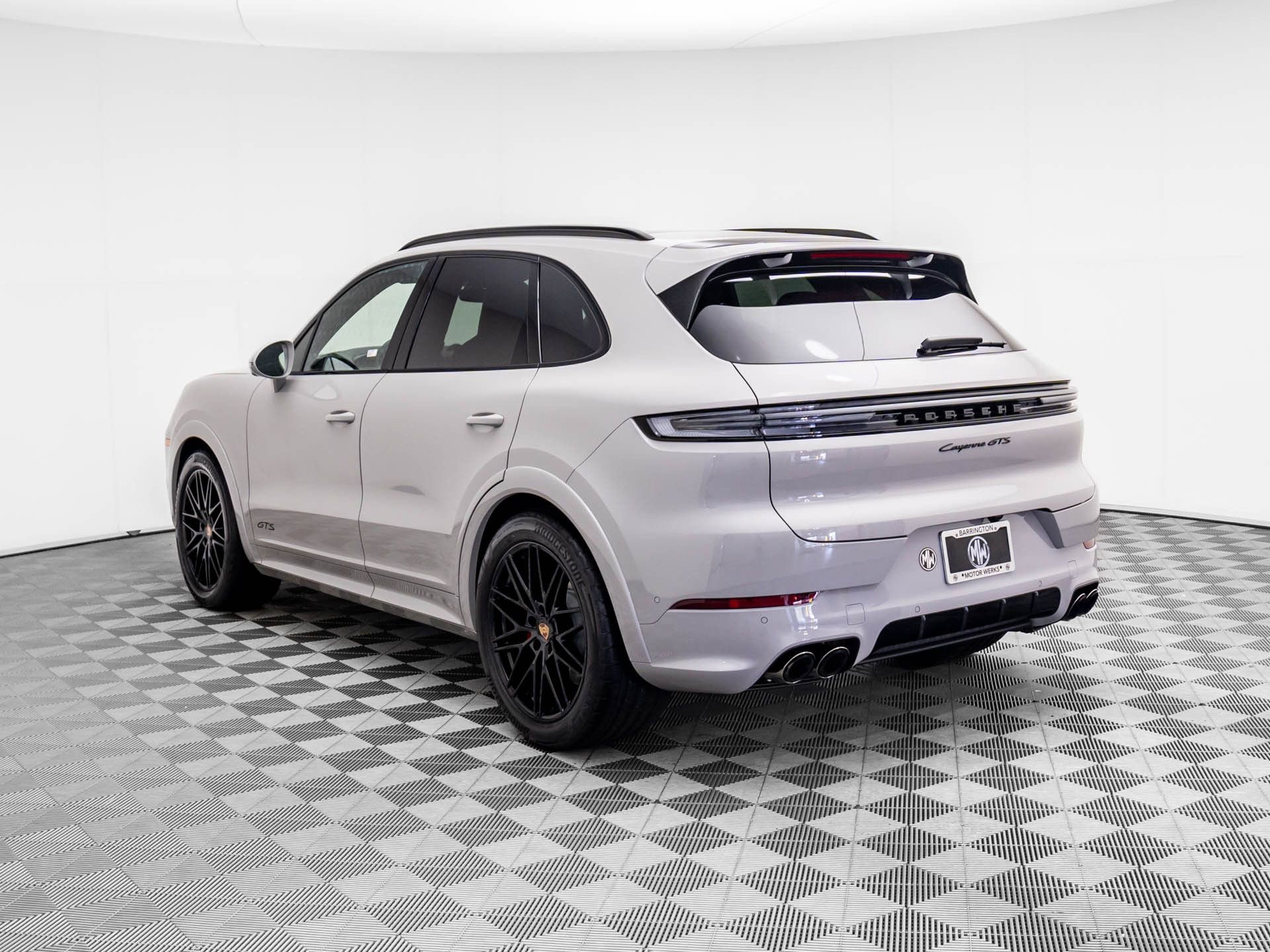 New 2026 Porsche Cayenne GTS image 3