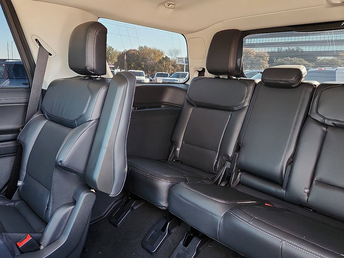 New 2025 Ford Expedition Platinum w/ Driver's Package image 5