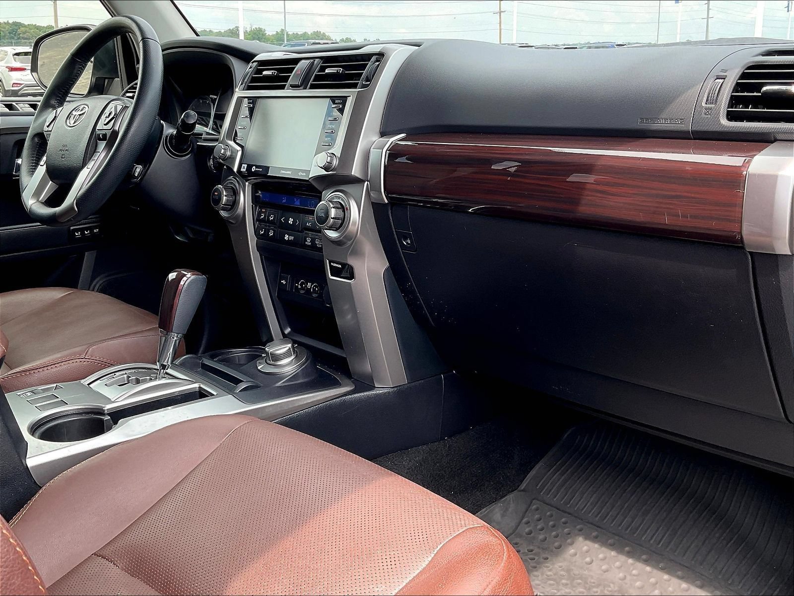 Used 2022 Toyota 4Runner Limited AWD/4WD image 32