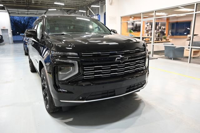 New 2026 Chevrolet Suburban High Country AWD/4WD image 3