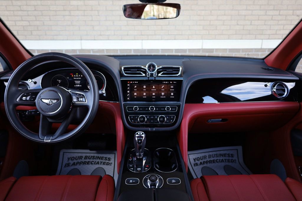 Used 2023 Bentley Bentayga Extended Wheelbase image 38