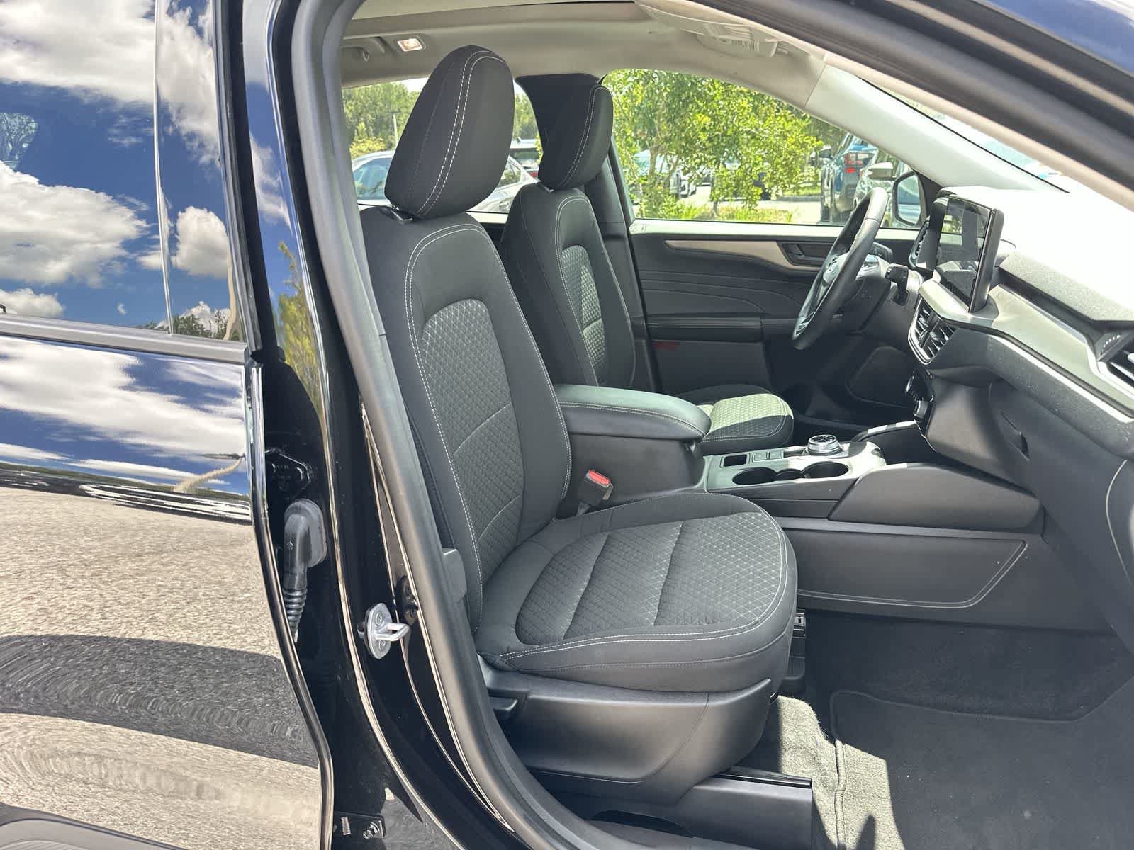 Used 2023 Ford Escape Active w/ Tech Pack #1 FWD image 9