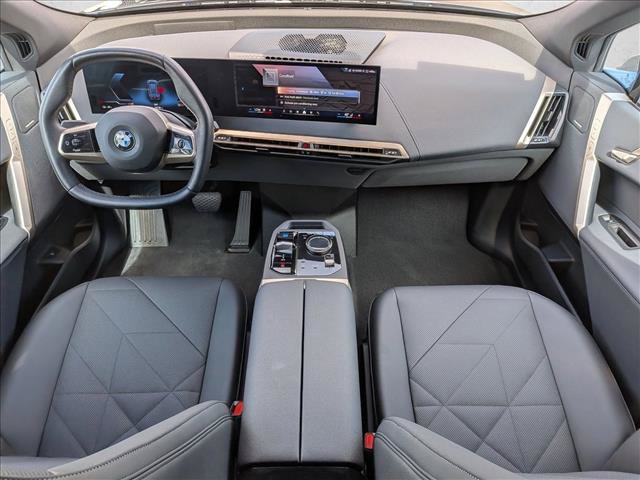 Used 2026 BMW iX xDrive45 AWD/4WD image 18