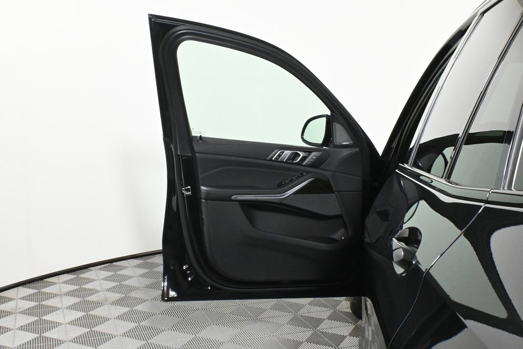 Used 2026 BMW X5 xDrive50e w/ M Sport Package AWD/4WD image 30