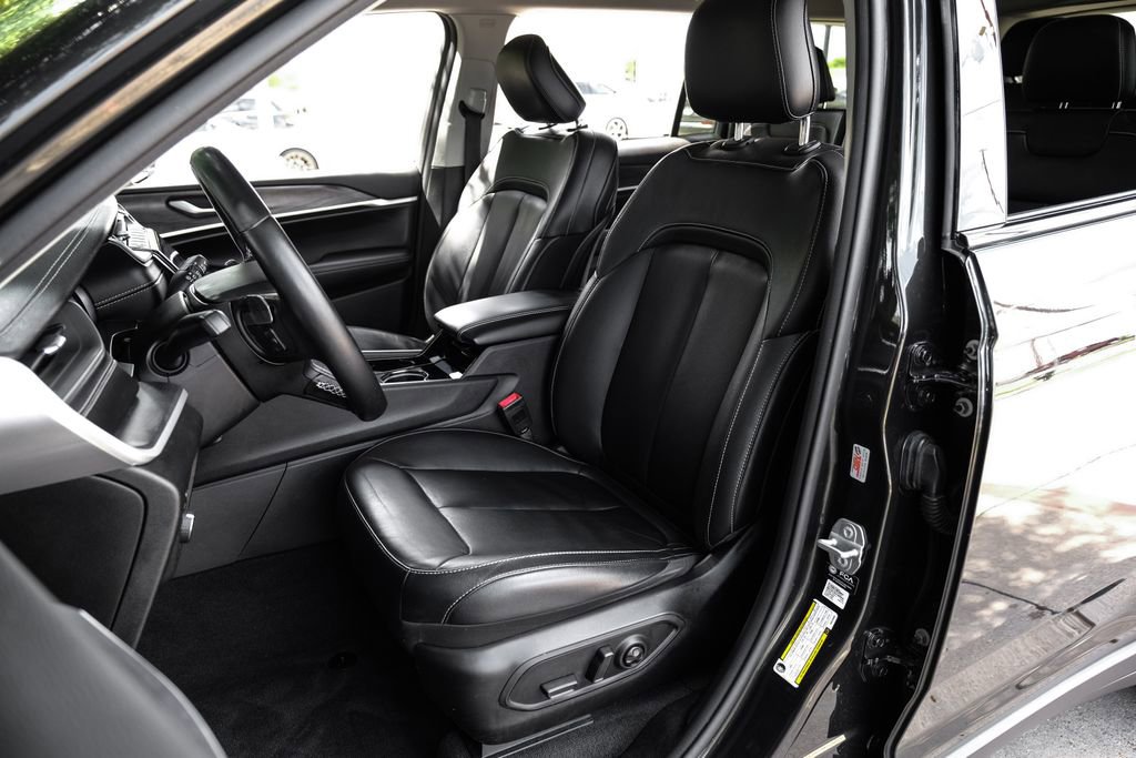 Used 2022 Jeep Grand Cherokee L Limited RWD image 8