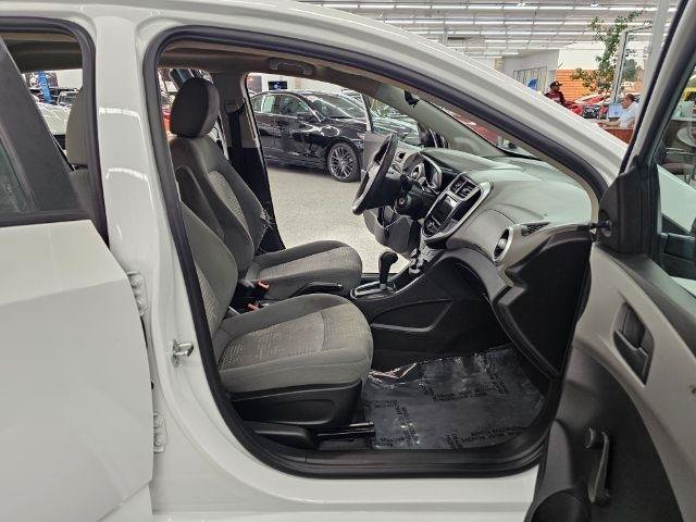 Used 2018 Chevrolet Sonic LT FWD image 28
