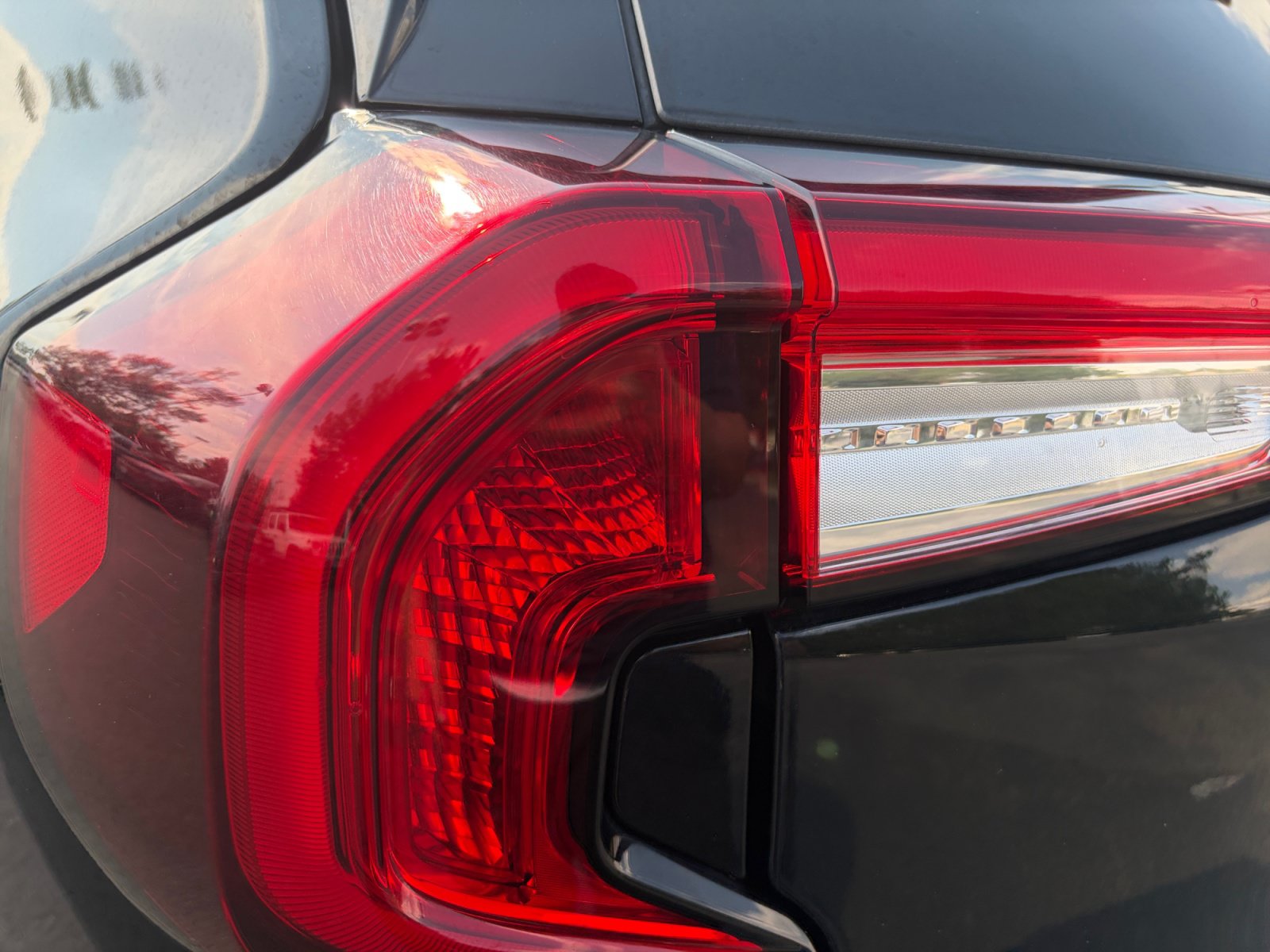 Used 2024 GMC Terrain SLT AWD/4WD image 34