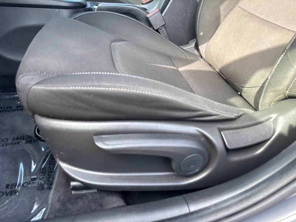 Used 2019 Hyundai Elantra GT FWD image 30