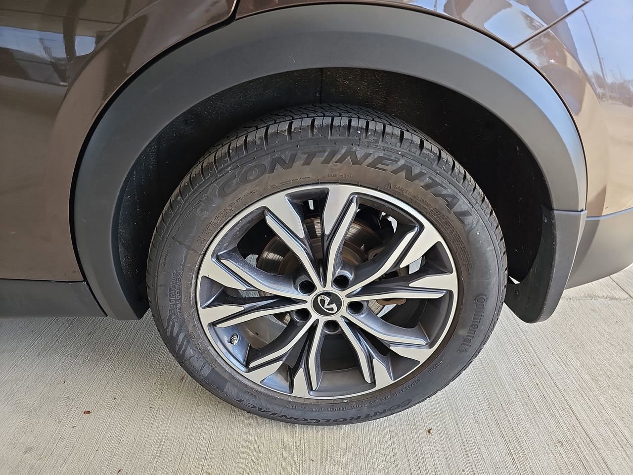 Used 2017 INFINITI QX30 Premium w/ Navigation Package image 36