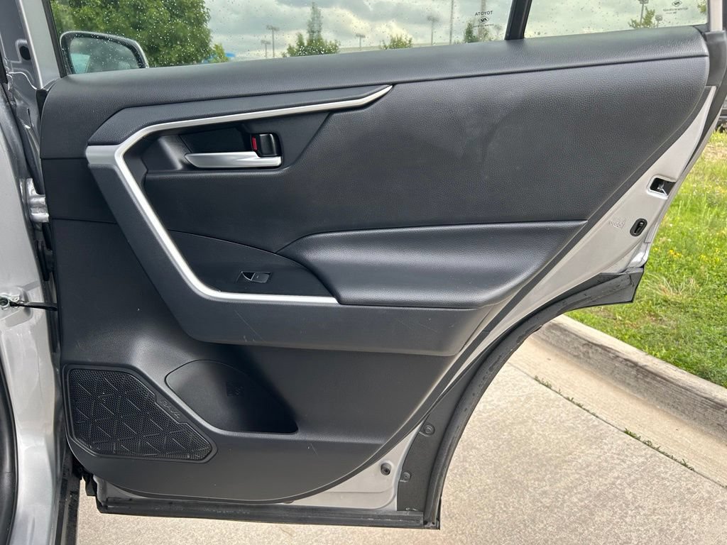 Used 2025 Toyota RAV4 XLE AWD/4WD image 28