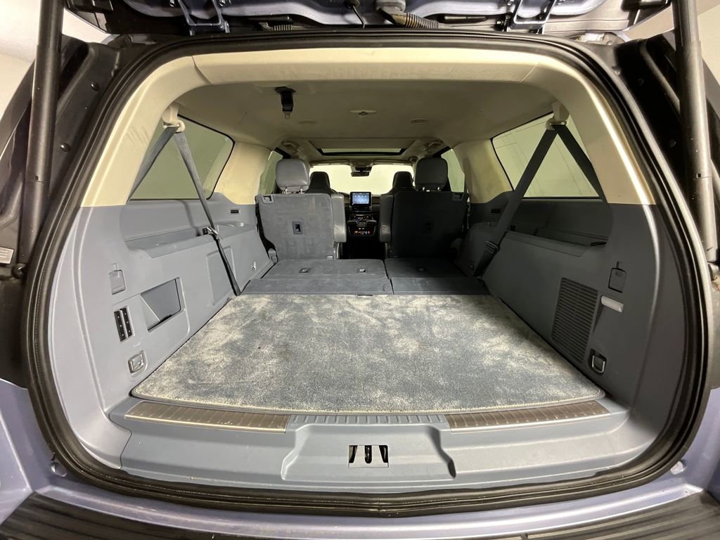 Used 2021 Lincoln Navigator L Black Label w/ Cargo Convenience Package AWD/4WD image 28