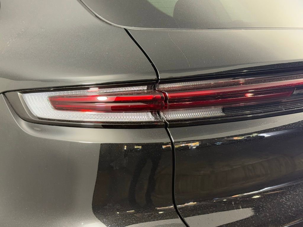 New 2026 Porsche Cayenne image 18