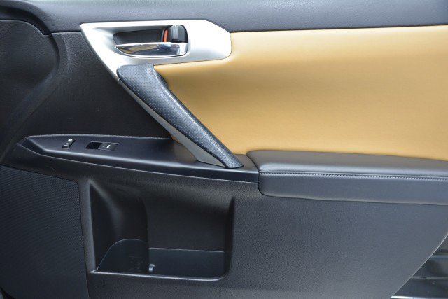 Used 2012 Lexus CT 200h image 18