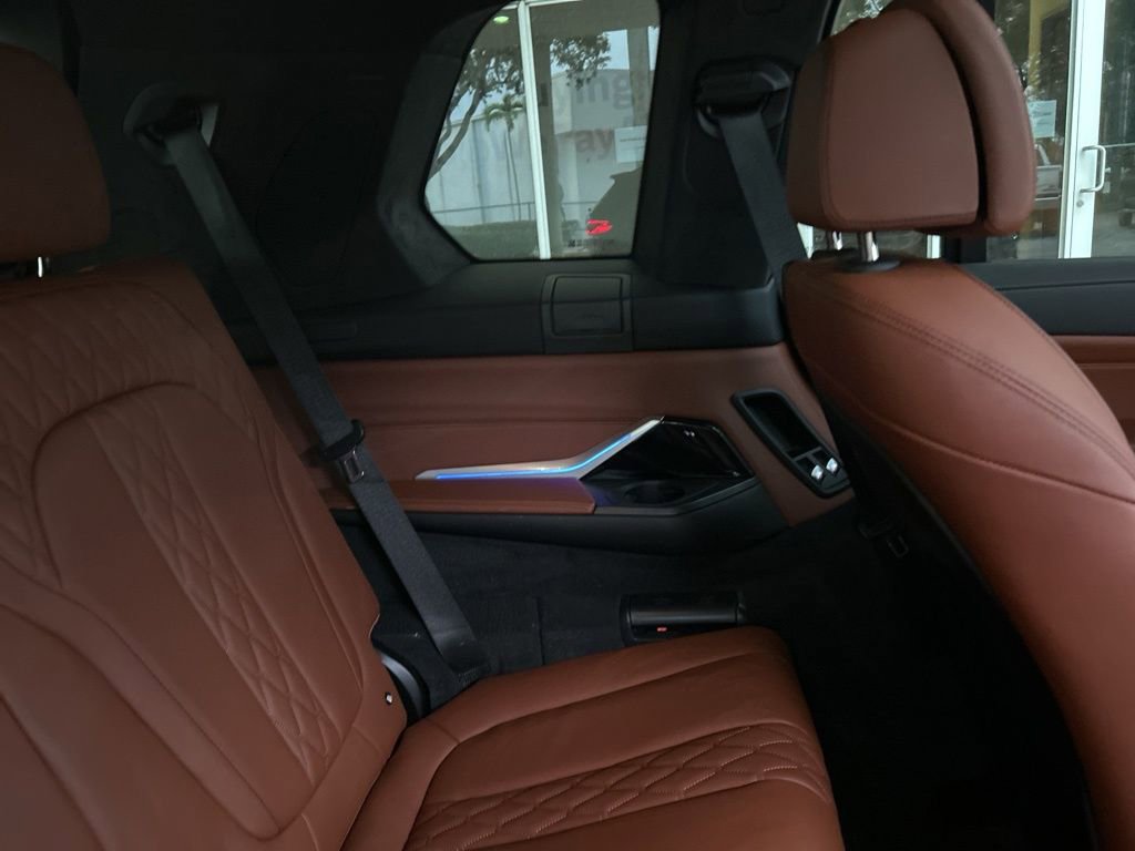Used 2023 BMW X7 M60i w/ Executive Package image 38