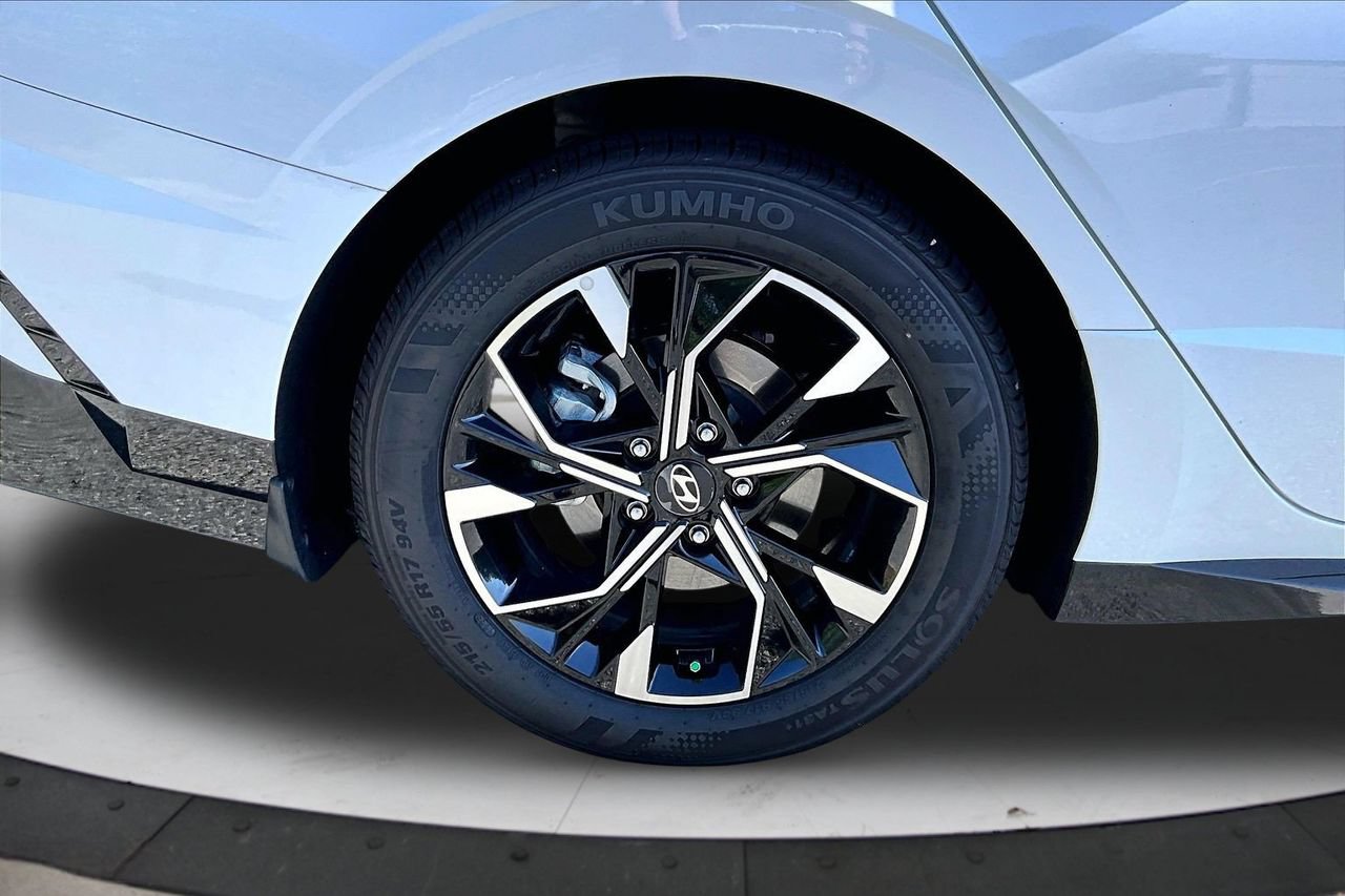 Used 2025 Hyundai Sonata SEL FWD image 34