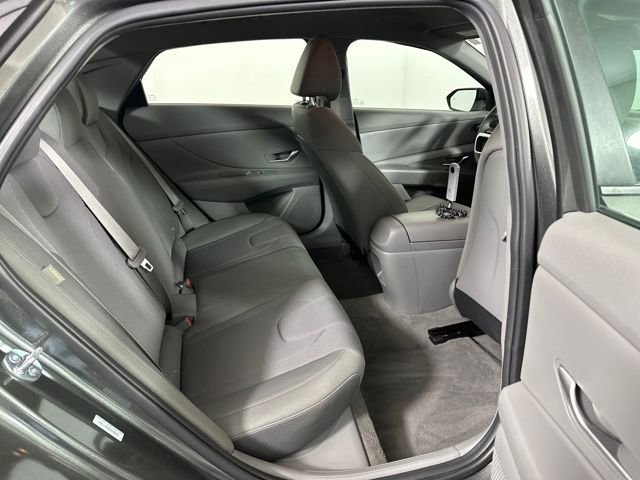 Used 2025 Hyundai Elantra SE w/ Cargo Package FWD image 27