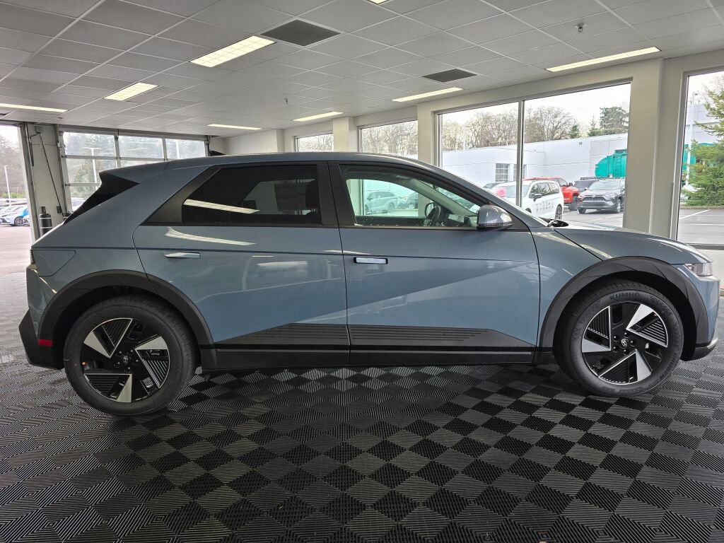 New 2026 Hyundai Ioniq 5 SE image 3