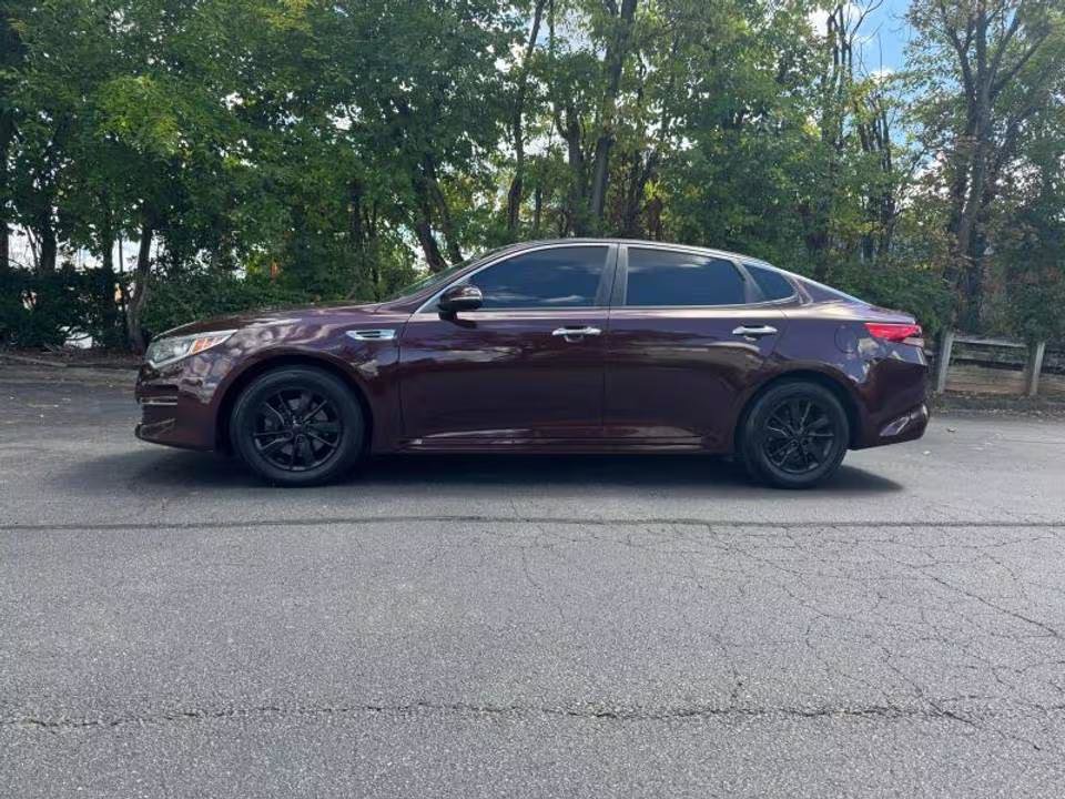 Used 2016 Kia Optima LX w/ LX Convenience Package image 4