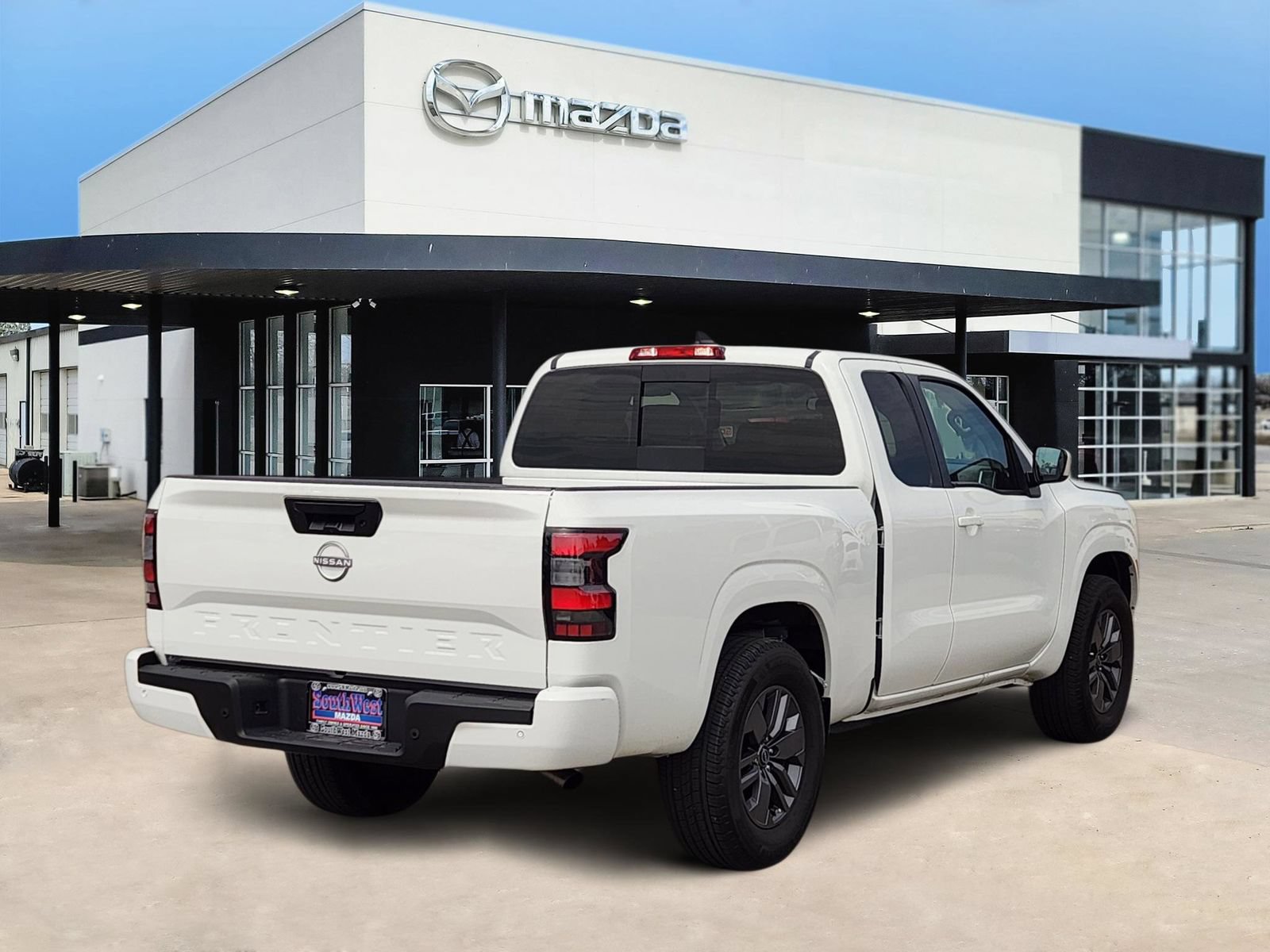 Used 2025 Nissan Frontier SV RWD image 5
