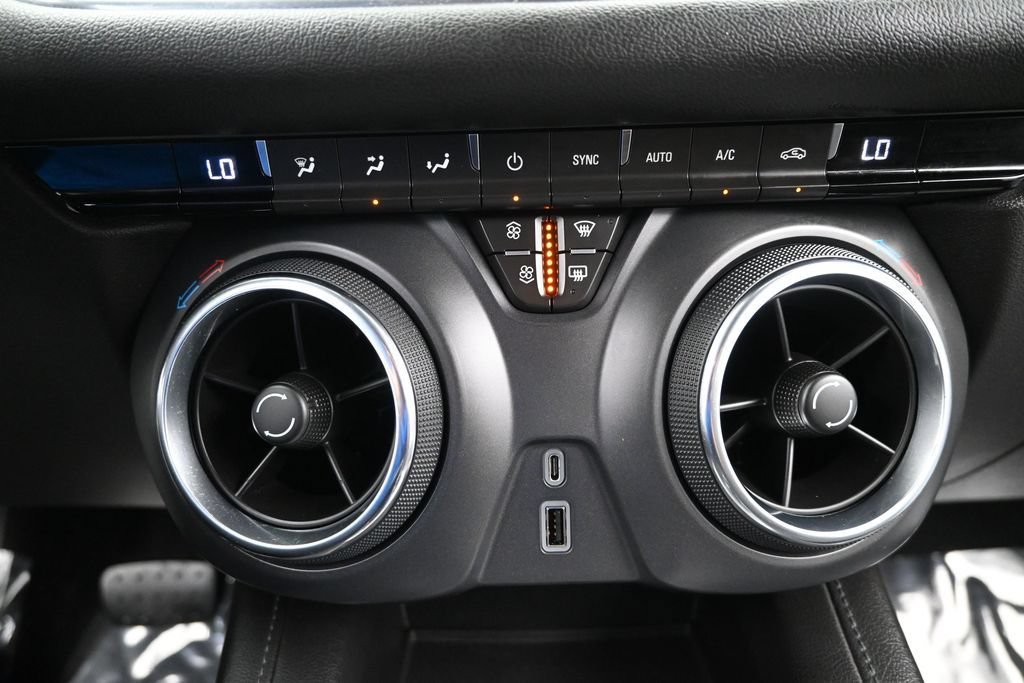 Used 2019 Chevrolet Blazer L FWD image 21