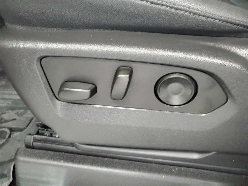 Used 2023 GMC Sierra 1500 SLT w/ SLT Convenience Package image 7