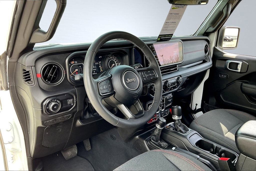 Used 2025 Jeep Wrangler Unlimited Rubicon w/ Convenience Group image 18