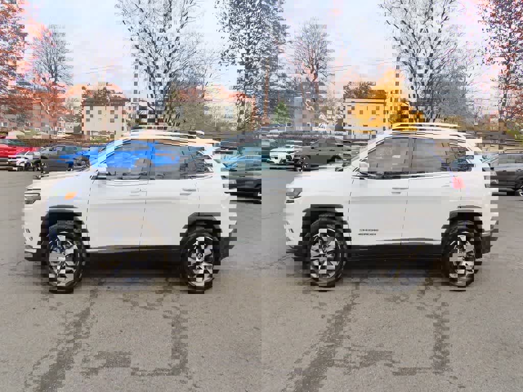 Used 2021 Jeep Cherokee Limited image 3