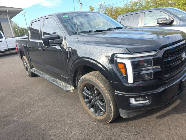 Used 2024 Ford F150 Lariat AWD/4WD image 3