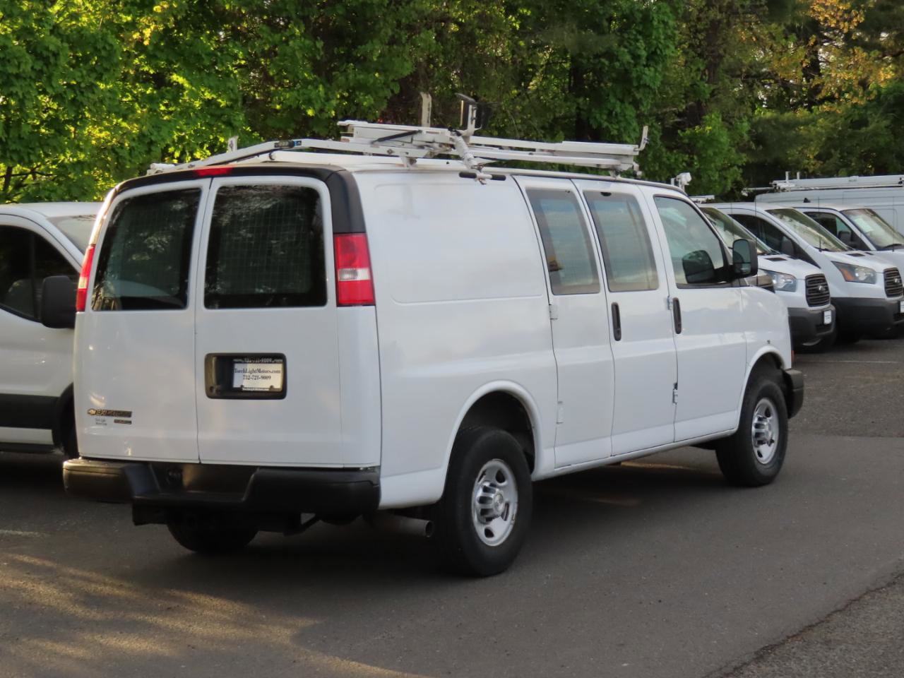 Used 2015 Chevrolet Express 2500 RWD image 5