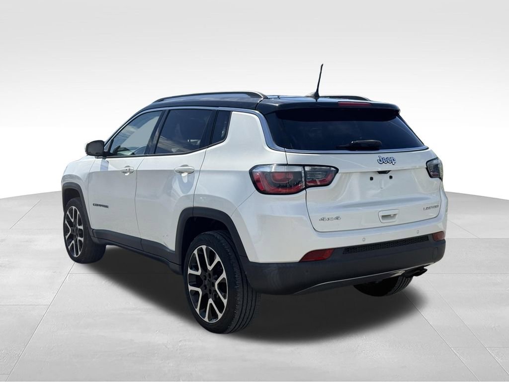 Used 2018 Jeep Compass Limited w/ Navigation Group AWD/4WD image 3