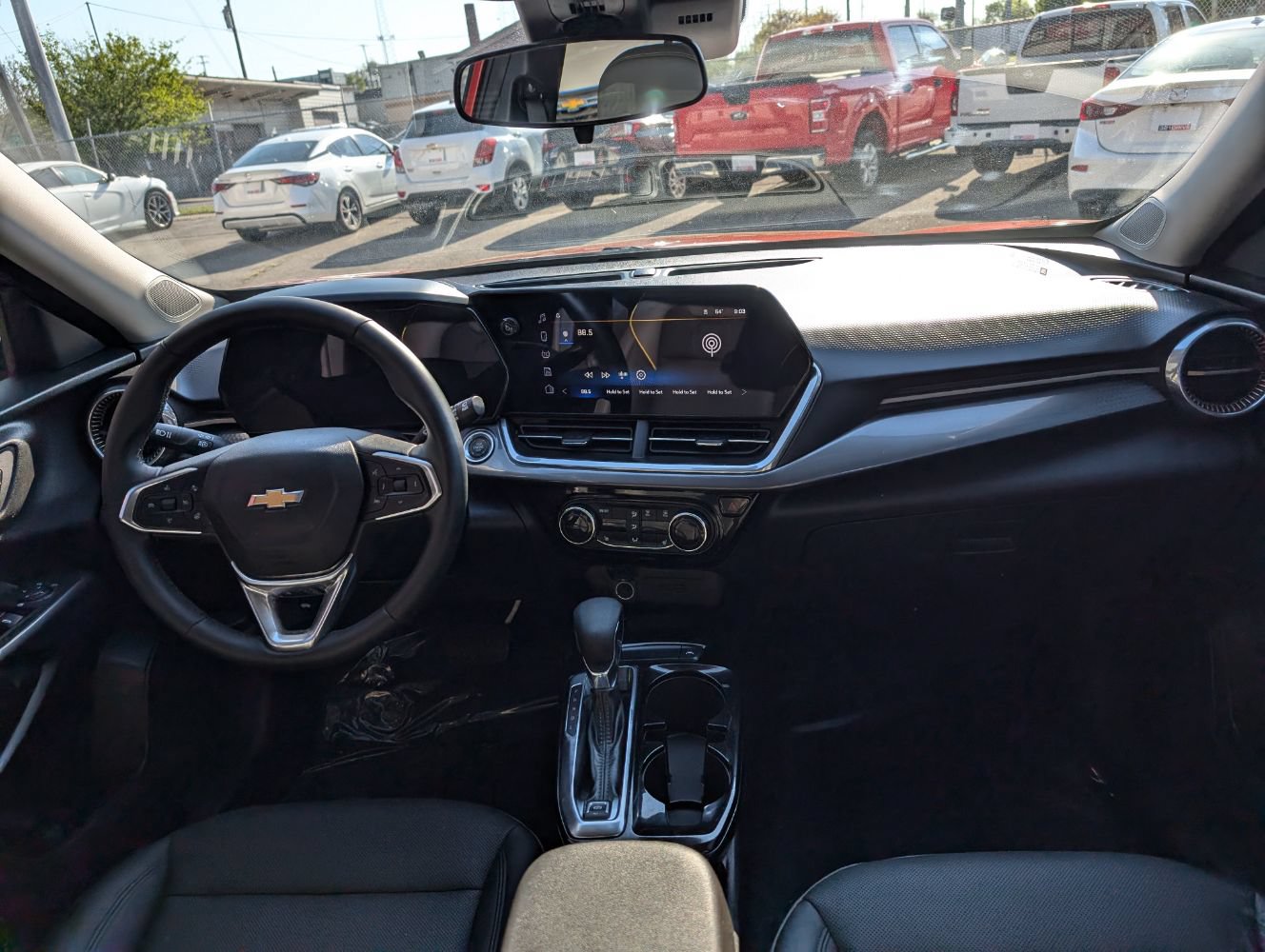 Used 2024 Chevrolet Trax ACTIV w/ Sunroof Package FWD image 13