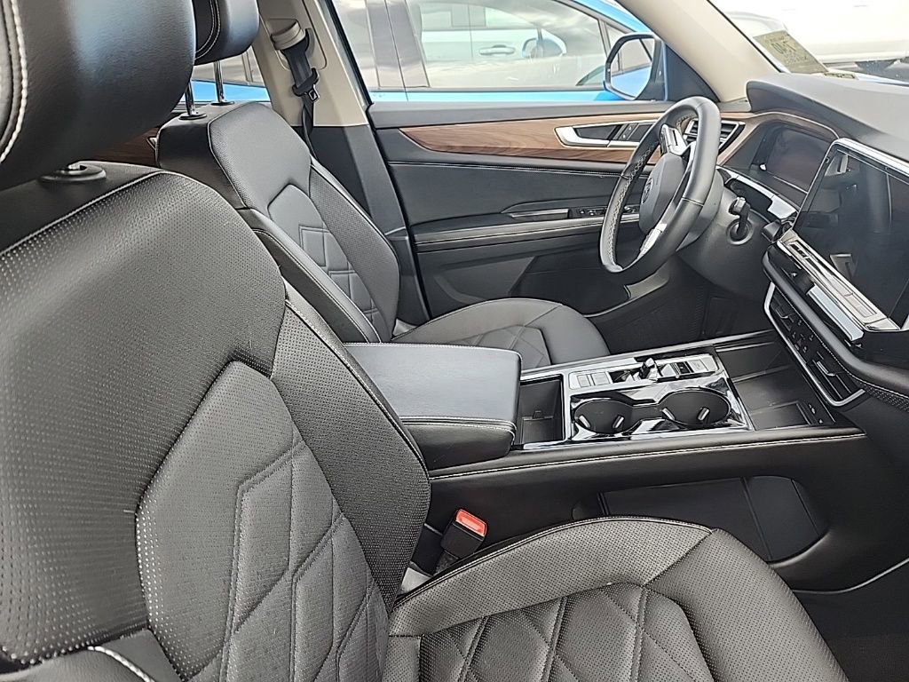 Used 2024 Volkswagen Atlas SE image 13