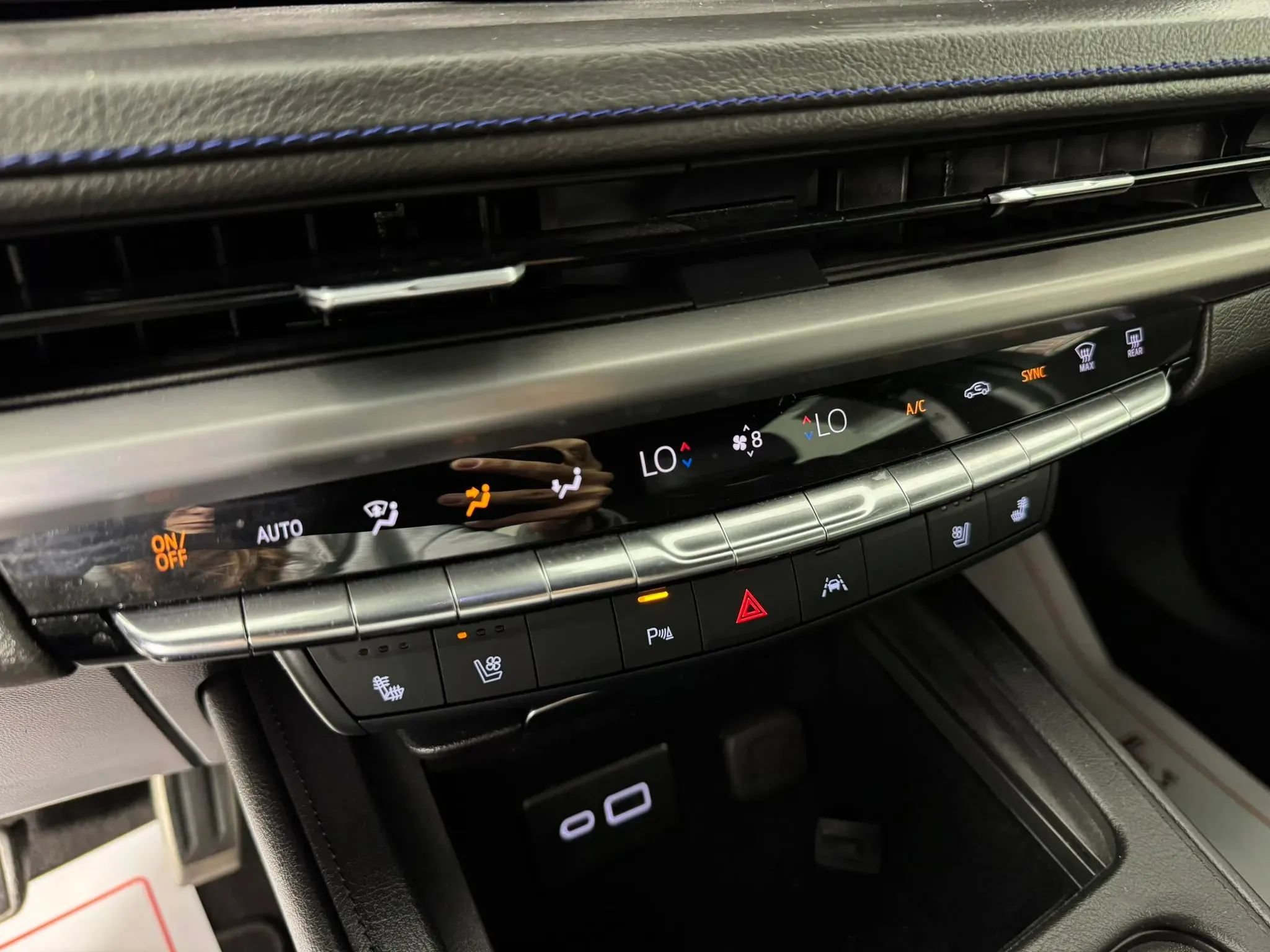 Used 2025 Cadillac XT4 Sport FWD image 22