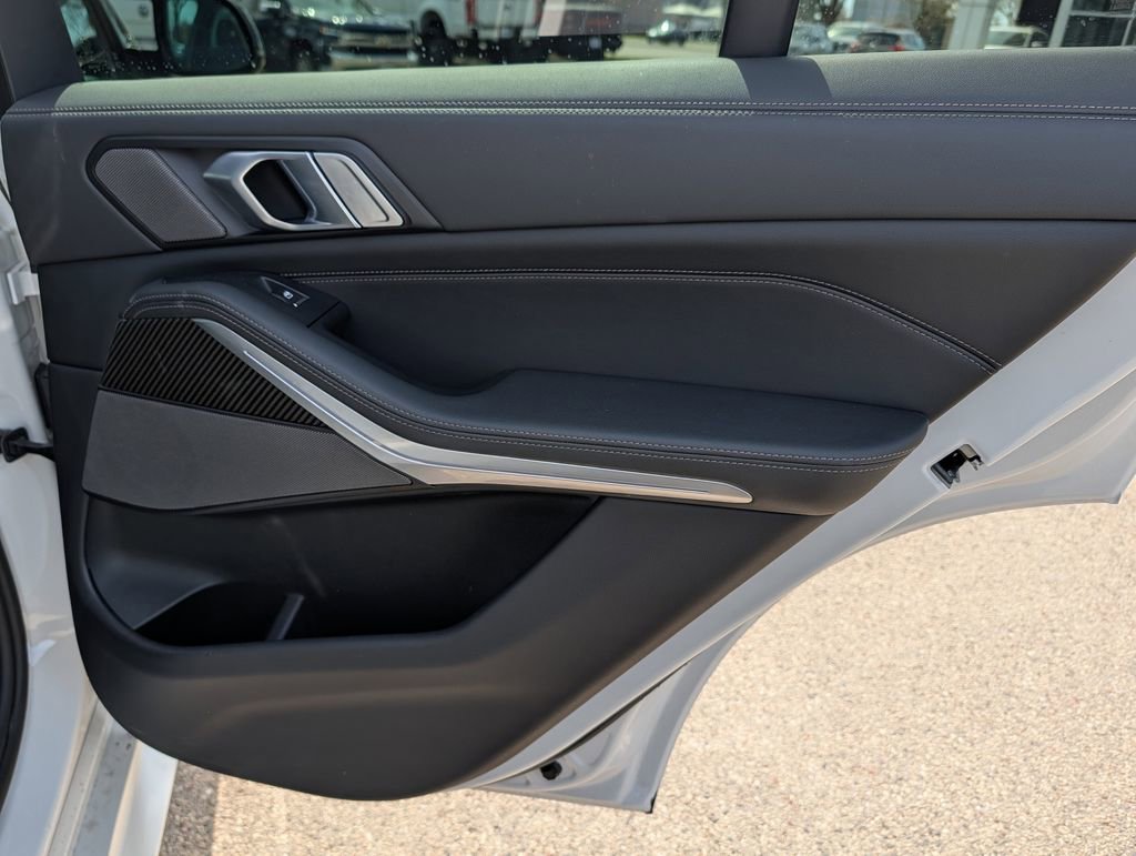 Used 2026 BMW X5 M60i image 21