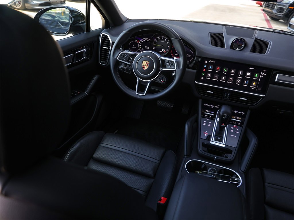 Certified 2023 Porsche Cayenne Platinum Edition image 37