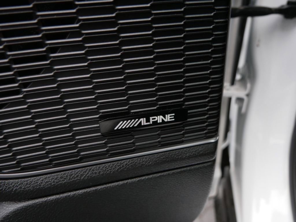 Used 2024 Jeep Grand Cherokee Limited AWD/4WD image 6