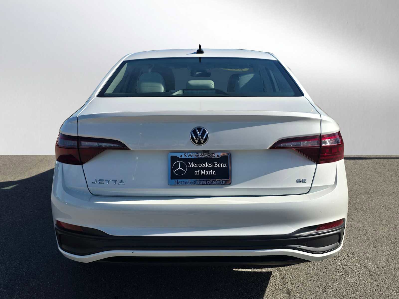 Used 2023 Volkswagen Jetta SE w/ Panoramic Sunroof Package image 4