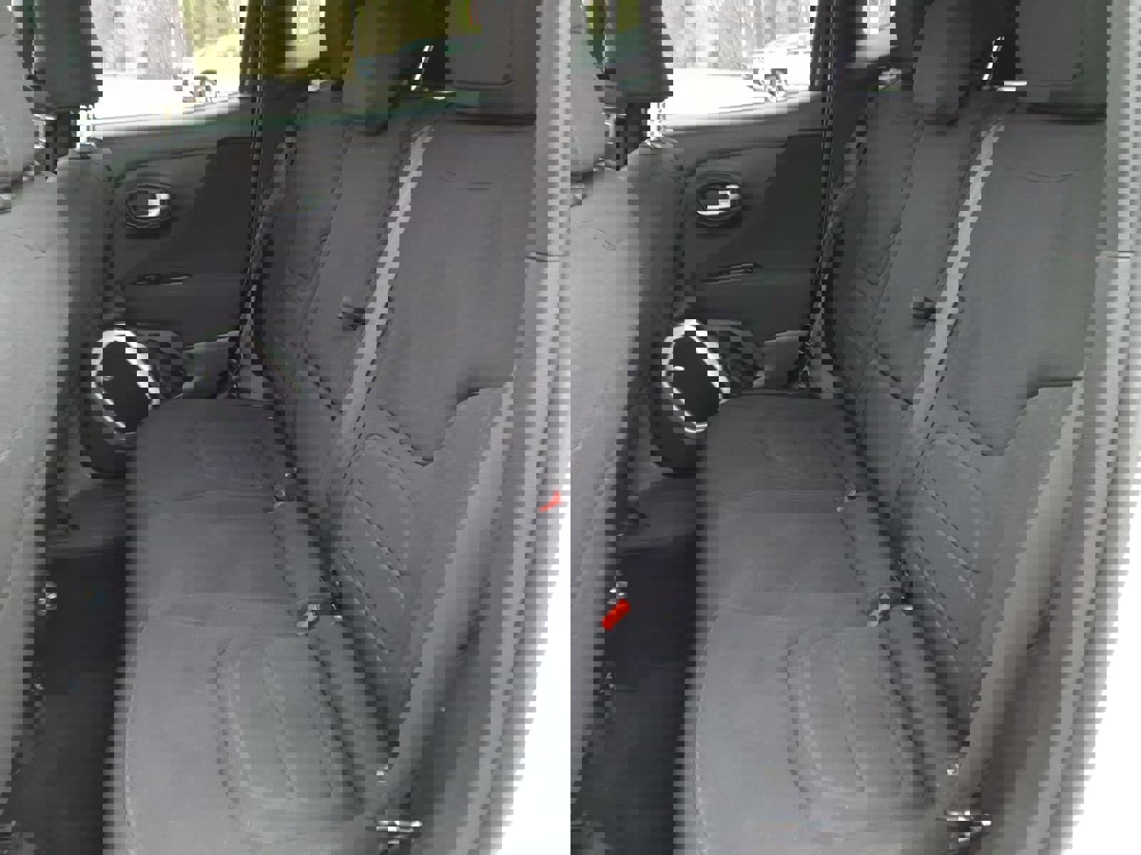 Used 2019 Jeep Renegade Latitude w/ UConnect 8.4 Nav Group image 17