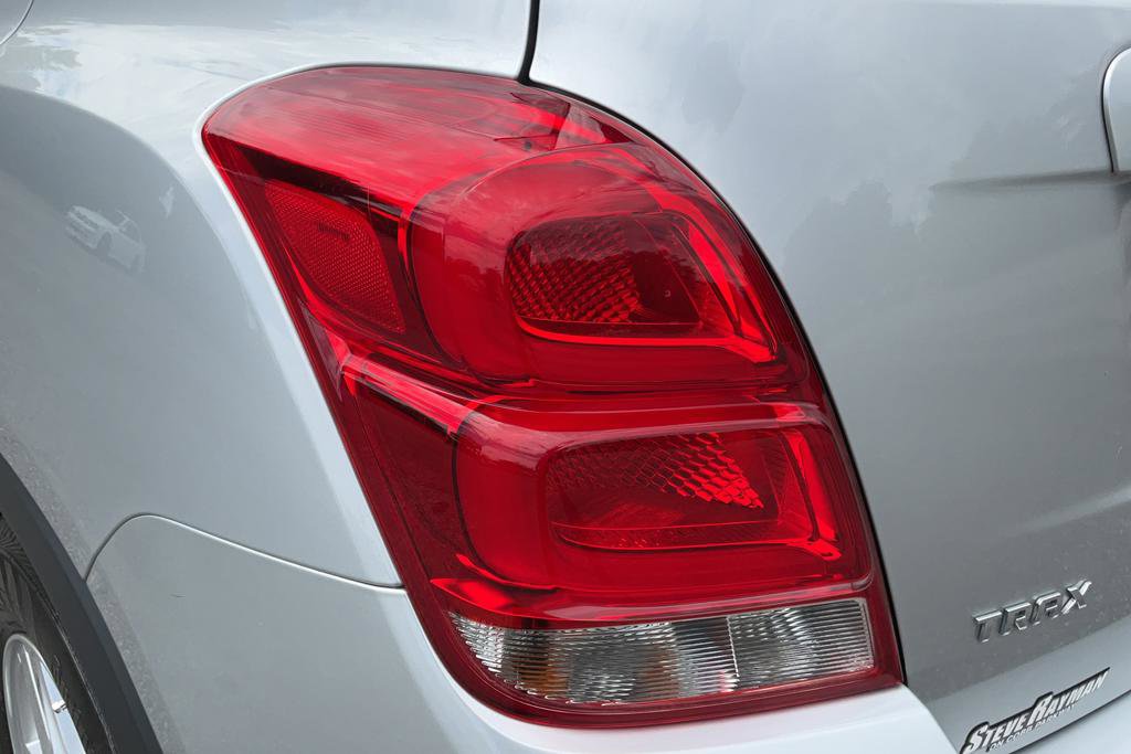 Used 2022 Chevrolet Trax LT w/ LT Convenience Package FWD image 29