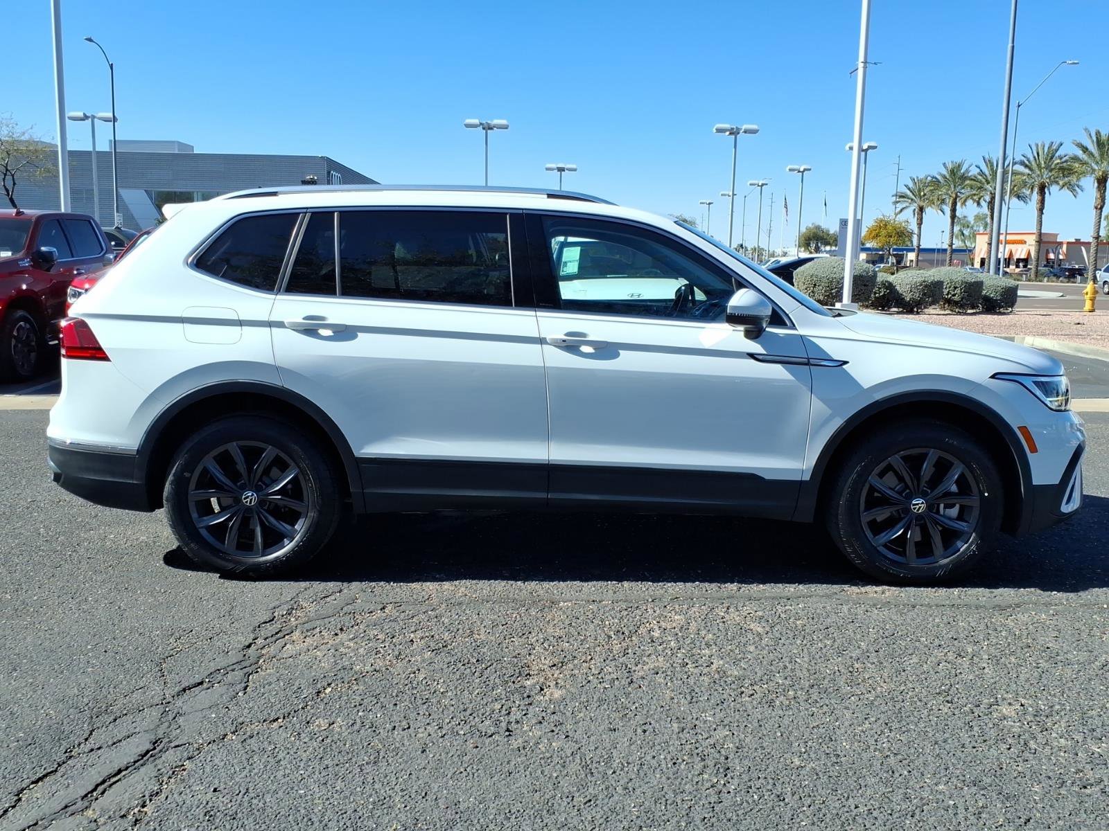 Certified 2022 Volkswagen Tiguan SE image 8