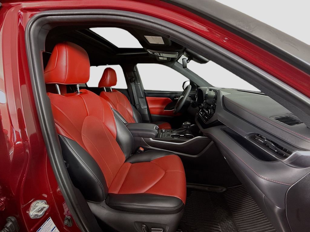 Used 2021 Toyota Highlander XSE image 21