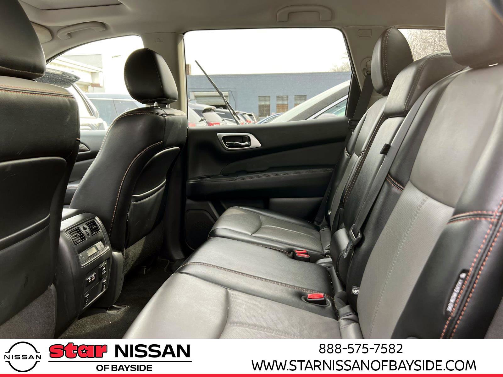 Used 2020 Nissan Pathfinder SL image 11