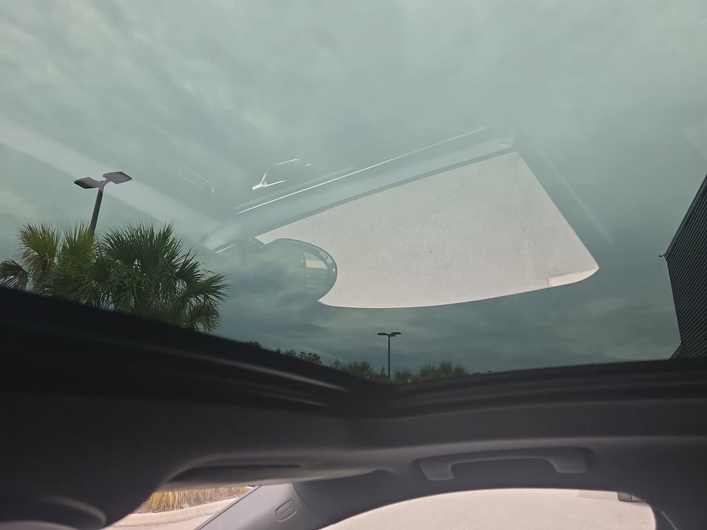 New 2026 Porsche Macan image 39