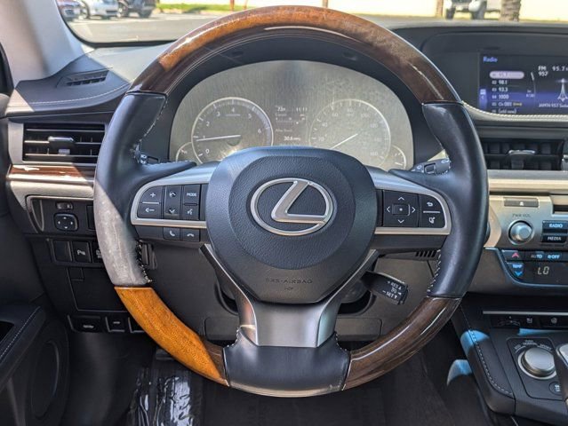 Used 2016 Lexus ES 350 w/ Premium Package w/Wood Trim FWD image 16