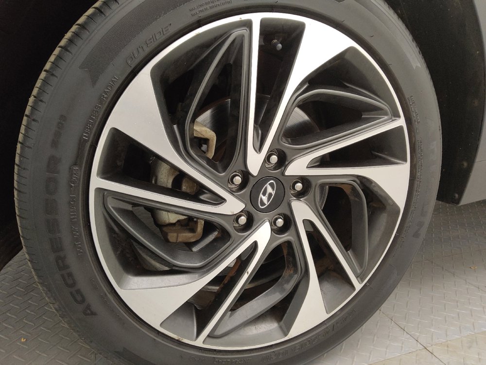 Used 2019 Hyundai Tucson Sport FWD image 31