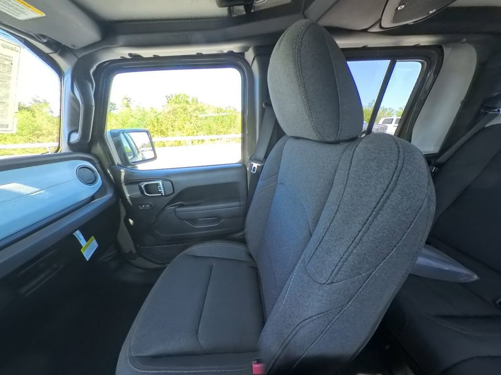 New 2025 Jeep Gladiator Sport AWD/4WD image 26