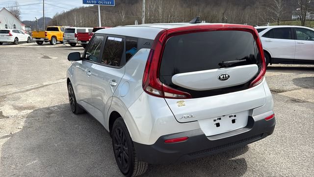 Used 2021 Kia Soul LX image 9