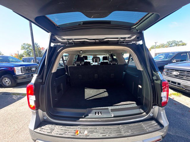 Used 2024 Ford Expedition Max XLT AWD/4WD image 9