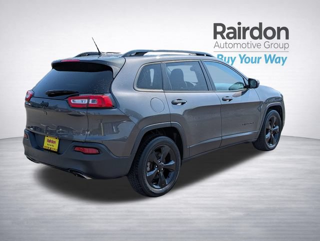 Used 2018 Jeep Cherokee Latitude w/ Altitude Package FWD image 7