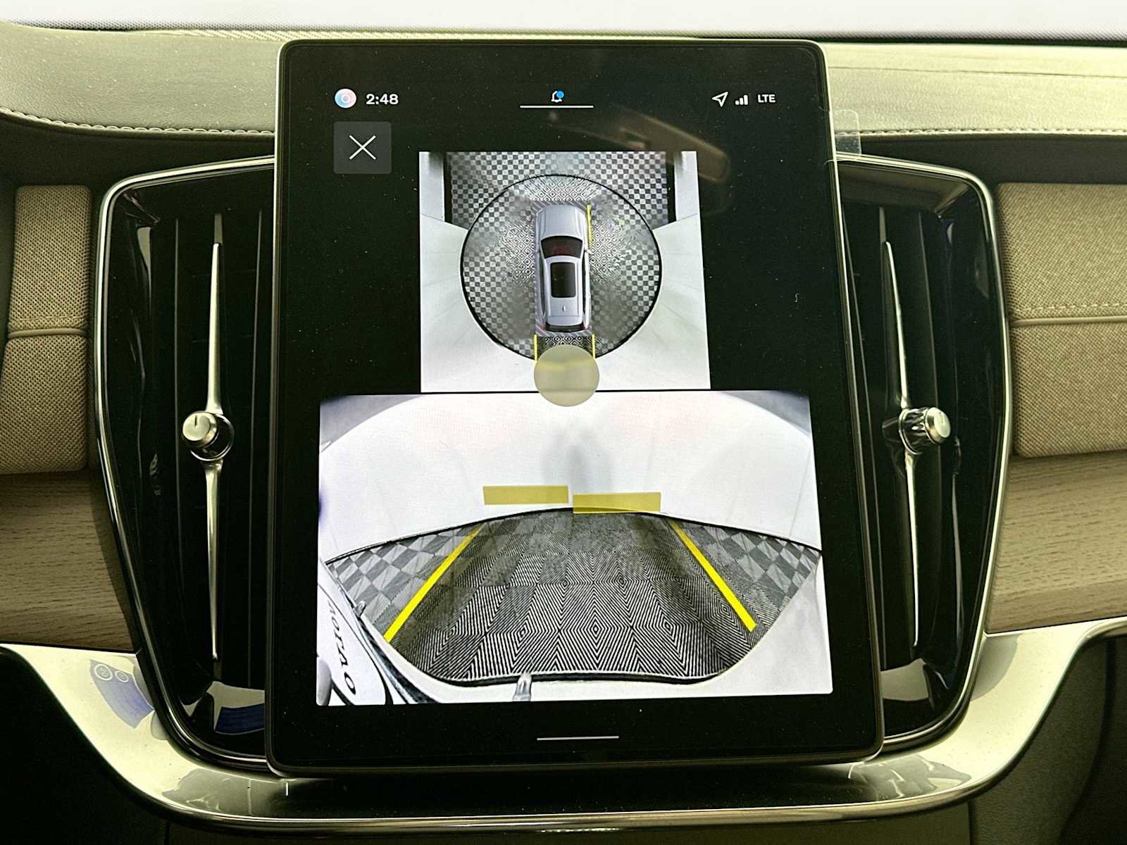 New 2026 Volvo XC90 B6 Plus w/ Protection Package Premier image 15